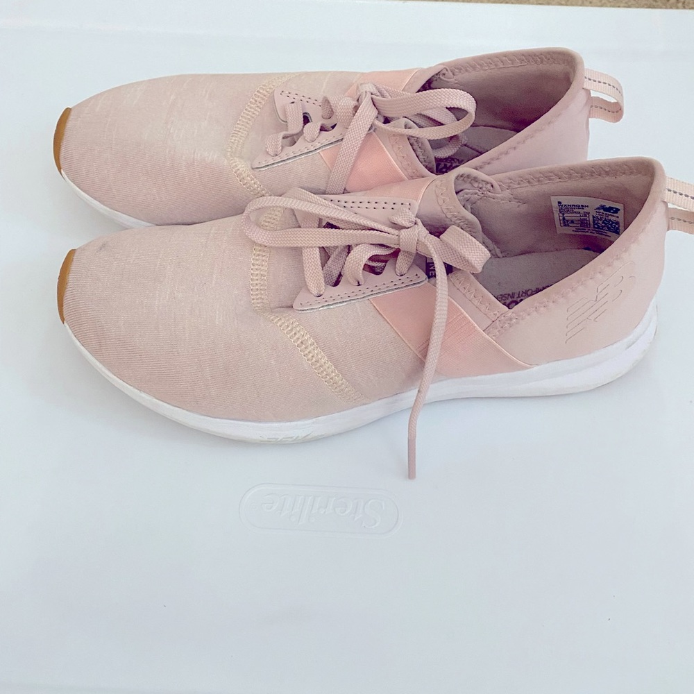 New balance memory foam tennis shoes